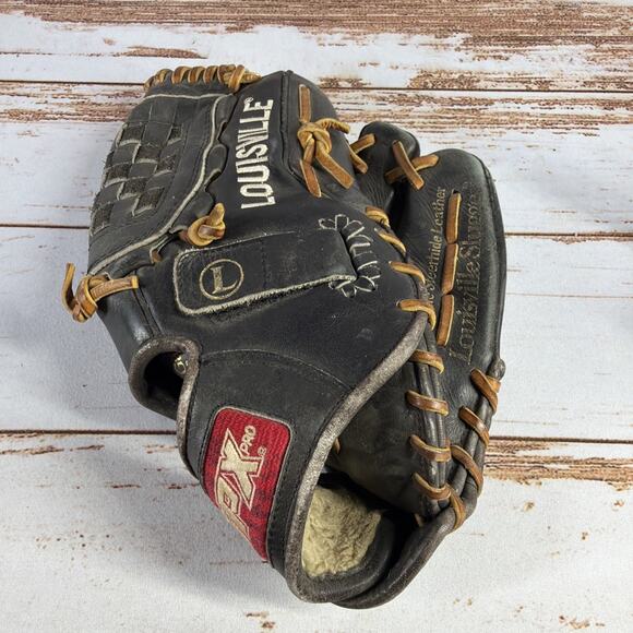 Louisville Slugger TPX X1150 11.5" RHT Baseball Glove - Pre-owned - Picture 1 of 7